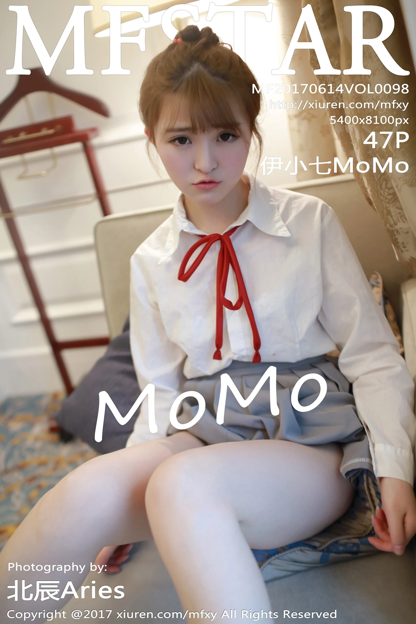 [MFStar模范学院]Vol.098_嫩模伊小七MoMo学生装性感短裙半脱内裤撩人诱惑写真47P-秀人网 - XiuRen.Space